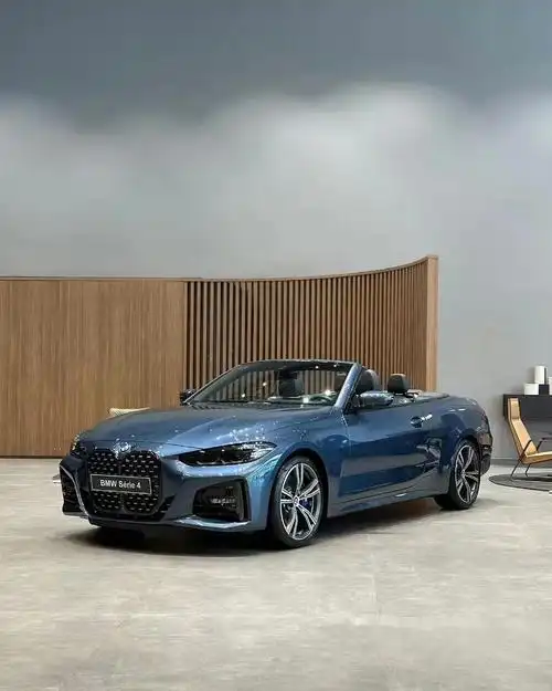 宝马 420i cabrilolet 是一款优雅,豪华的四座敞篷车.它拥有精美的