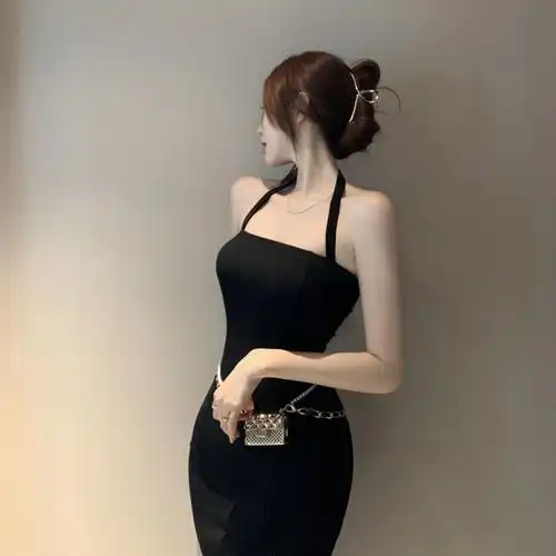 新款女人味显身材挂脖抹胸连衣裙气质收腰显瘦高开叉长裙优雅ins黑色s