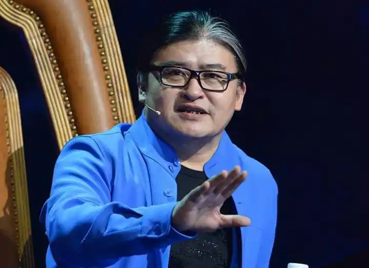 回顾歌手刘欢嗜酒如命身患不死癌症年仅60满头白发