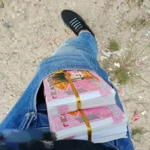 搞笑炫富图片拿去朋友圈装一下