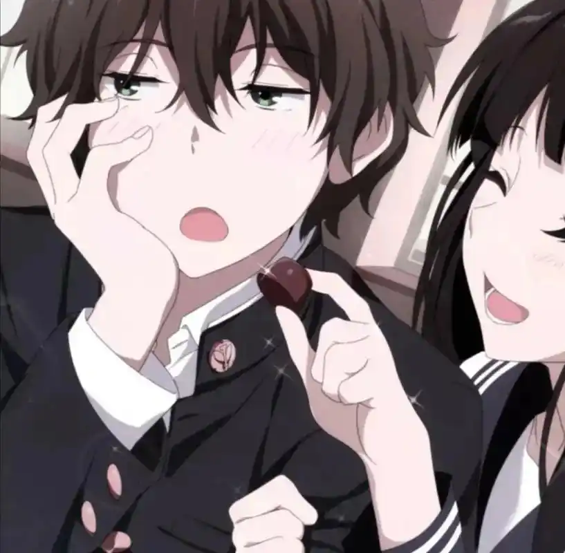 情侣头像动漫情头:玫瑰凋谢在风里,情书四散在雨里#动漫情头 - 抖趑