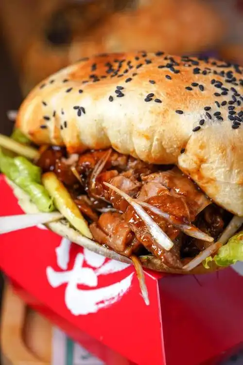 9起吃到"堡"!进群享福利…『塔斯汀中国汉堡』空降丽江啦!_网易订阅