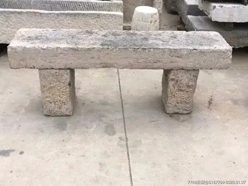 明代青石长凳品相完好