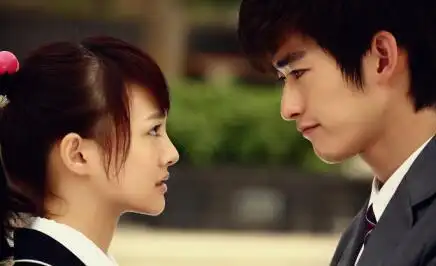 男人们知道女人是如何通过眼神和耳朵表达爱意的吗