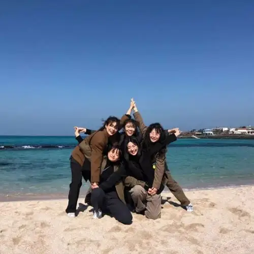 最近比较火的合影姿势,必须学会!