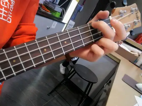 这个是am和弦的指法