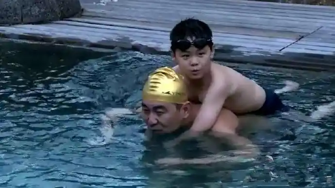 多动酷炫的陈建斌带儿子上综艺想想就很爆笑了