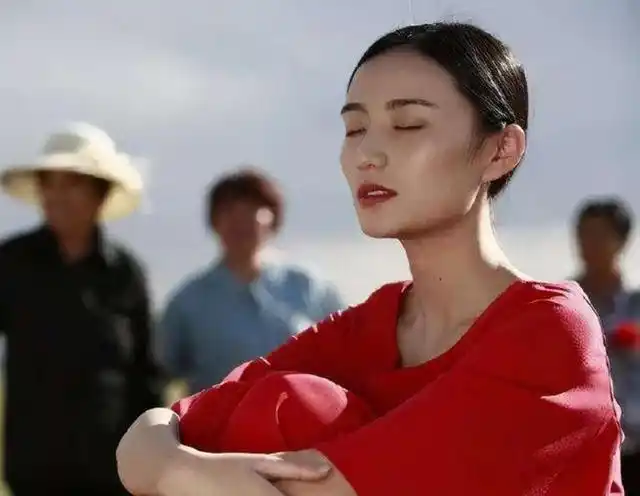 李亚鹏新女友出现,网友惊呼,真的很般配