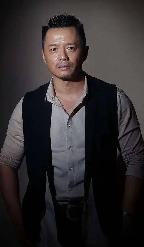 从伐木工到影帝,段奕宏艰辛的成名路_陶虹_西北_父母