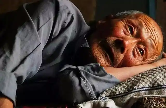 一位老人家哭着说,"唐山地震只有一天,你们却让我们承受了四十二年的