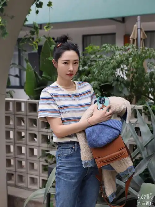 白百何圣诞随拍##白百何说只是凑个热闹上班去