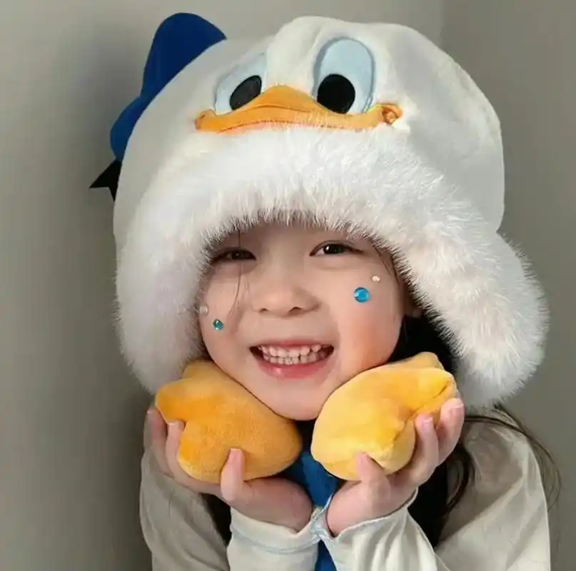 新款墨镜女孩头像已来!速来保存#萌到爆炸了💥 #幼崽头 - 抖音