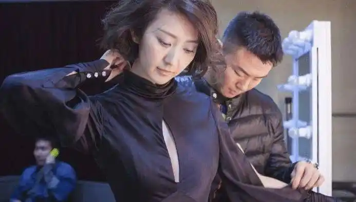 唐一菲_凌潇肃_蒋欣和