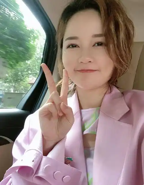 原创美女歌手程响出生于安徽淮南气质清新不失甜美着实令人心动