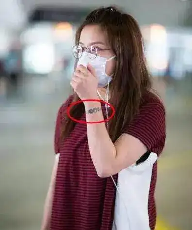 赵薇为苏有朋庆生,身上竟有相同纹身,交织二十载,可惜有缘无分