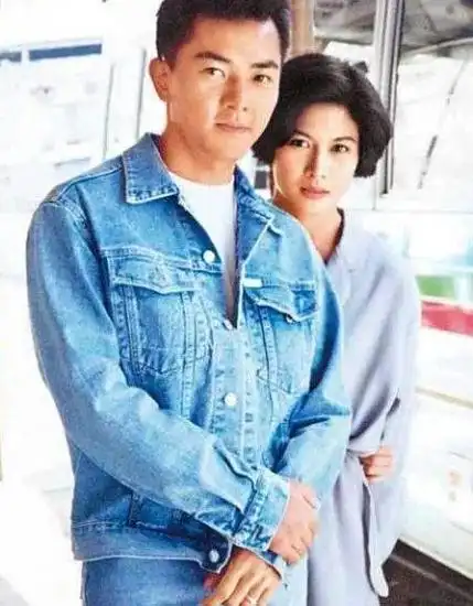 56岁郑伊健夫妇日本被偶遇,蒙嘉慧日语流利对话,已融入当地生活