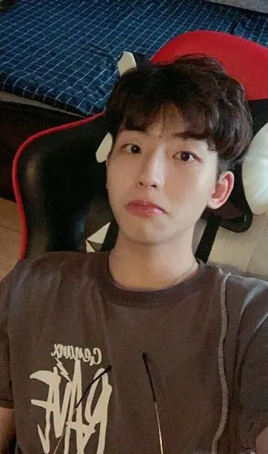 新相亲大会# 中的程宣铭也太帅了吧,大家. 来自综艺大神 - 微博