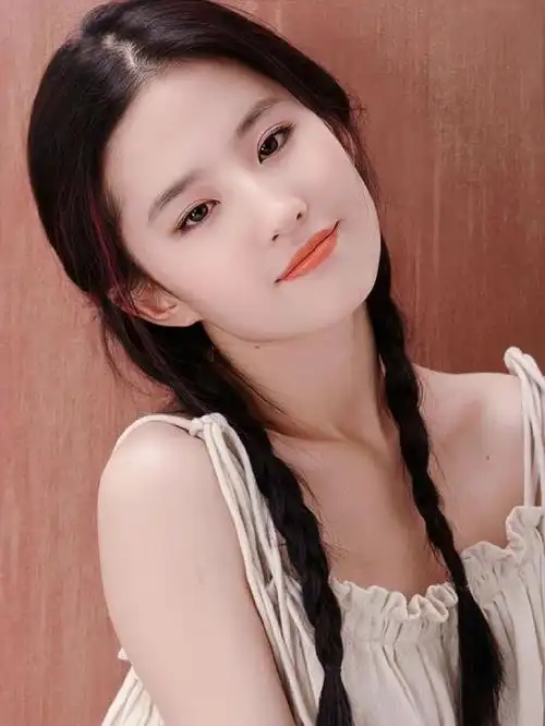 刘亦菲早期双麻花辫清纯写真这算清纯天花板了吧