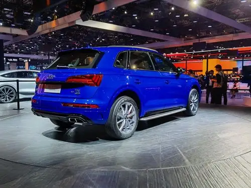 2021上海车展直击:奥迪q5l改款车型亮相,性能化外观非常吸睛