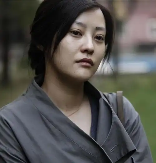 回顾郝蕾两婚两离独自带双胞胎儿子生活43岁才学会跟父亲和解