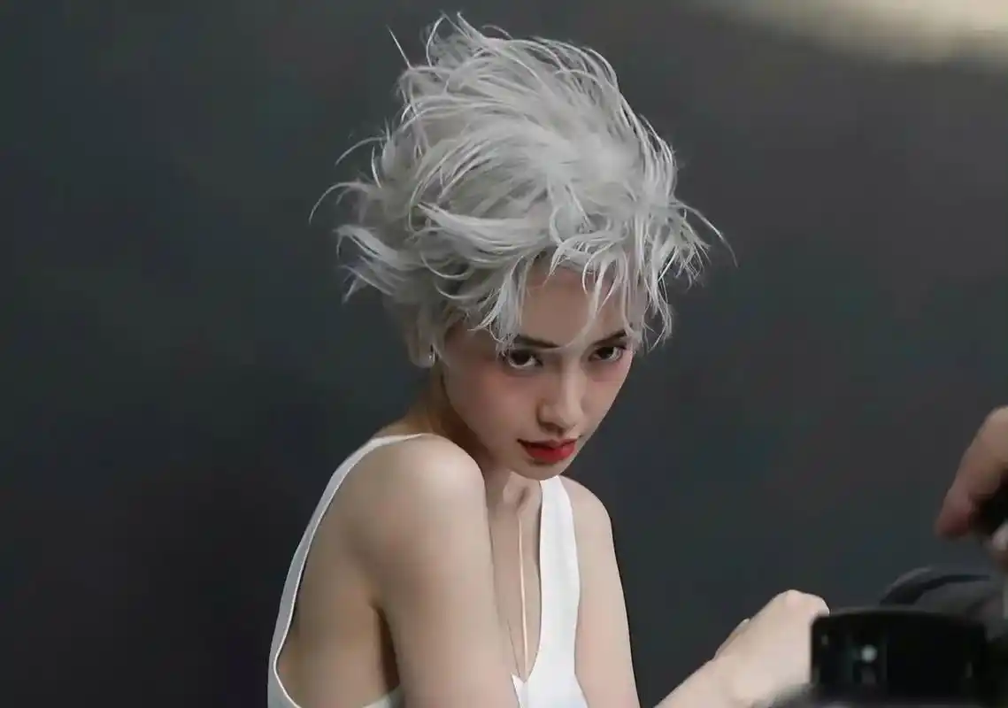 angelababy银色短发太酷了