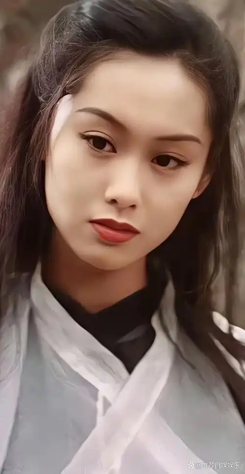 《请吃饭的姐姐》中,朱茵也就是被我们所熟知的紫霞仙子首次谈到了她