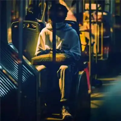 很孤独的头像男生 伤感氛围的孤独感极强男生头像图片_男生头像_头像