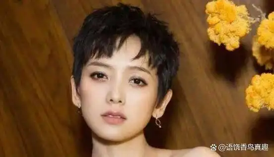 李晓峰是个优秀的主持人也是个实力演员还有着自己的音乐作品