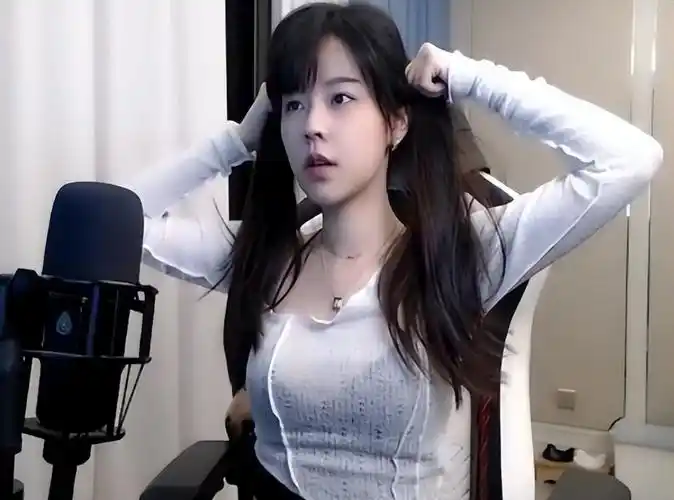 余庆伟年龄(11位网红的收入,有人一分钟50万,有人