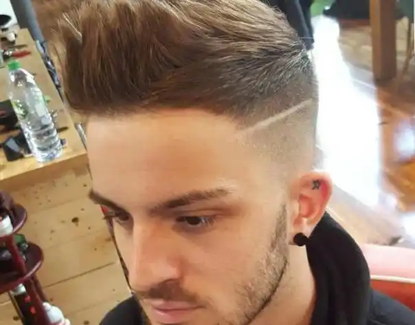 给大家推荐几款有气质的短油头发型