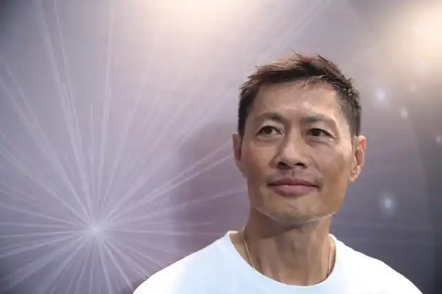 55岁tvb千年男二黄德斌低调结婚不穿礼服不迎亲不摆酒一切从简