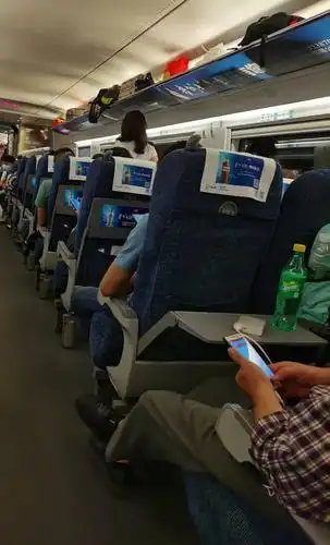 疫情中的高铁站,保持距离,华为5g新手机实录