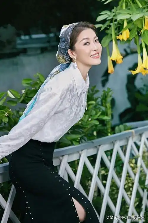 周丽淇的美照_网易订阅