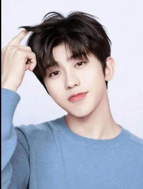 蔡徐坤的图片集锦