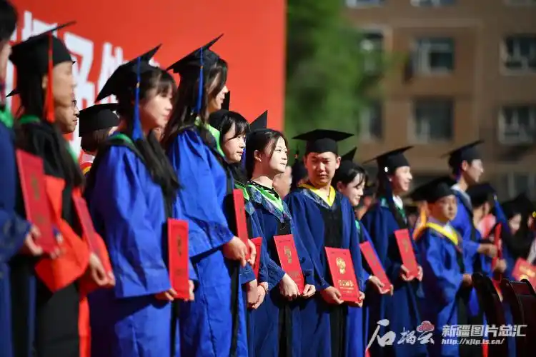 "青春有梦 勇敢前行"新疆农业大学举行毕业典礼