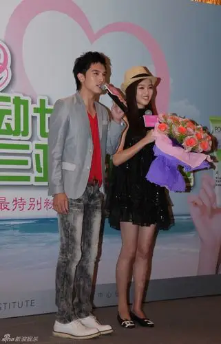 组图:唐嫣邱泽浪漫七夕三亚共度情人节_高清图集_新浪网