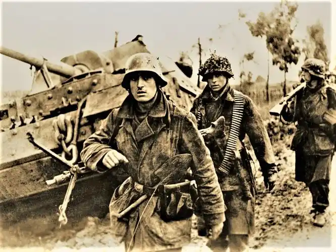 二战德军老照片:一路攻城掠地,展现了胜利之下的疯狂