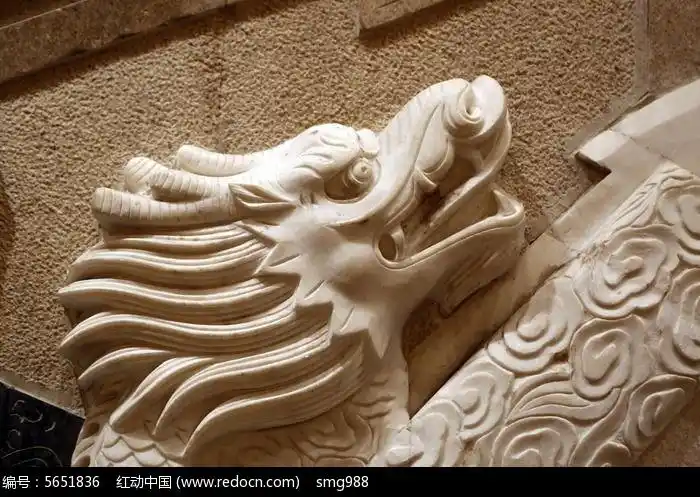 壁刻龙头图案石雕