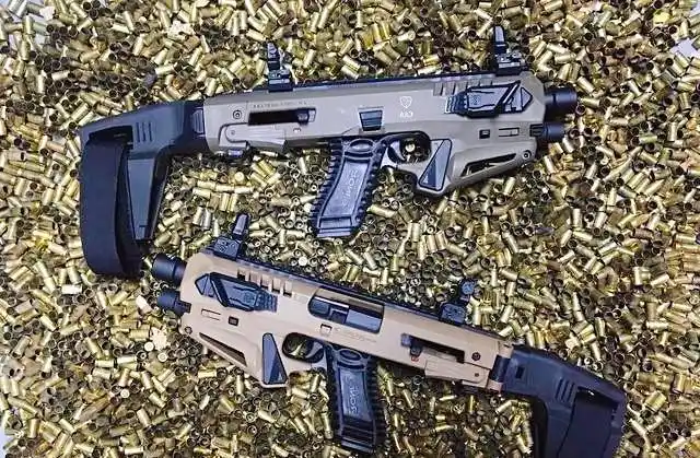 受欢迎,卡宾改战术套件抵消了手枪射击时带来的不适感和巨大的后坐力