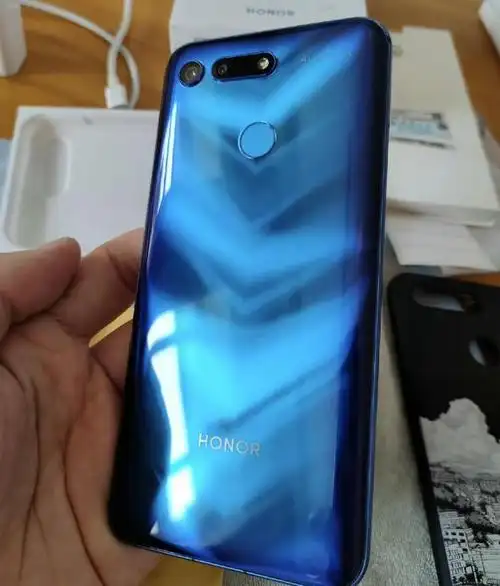 6年前的荣耀v20正式升级鸿蒙40系统华为太良心了