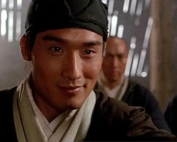 可是选了好久都没有合适的,直到接触梁家辉之后,他决定就是他了