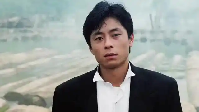 上世纪80年代末,90年代初,中国台湾歌手王杰绝对是天王巨星般的存在