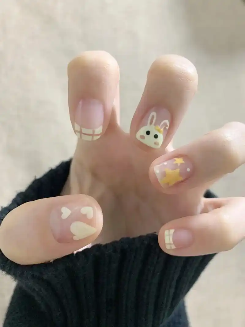 可爱星星兔新年手绘童趣显白美甲