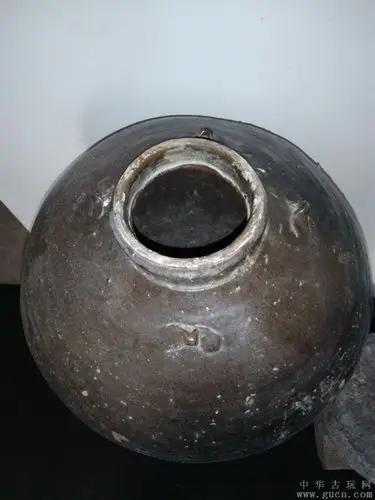 明代酱釉四系大罐