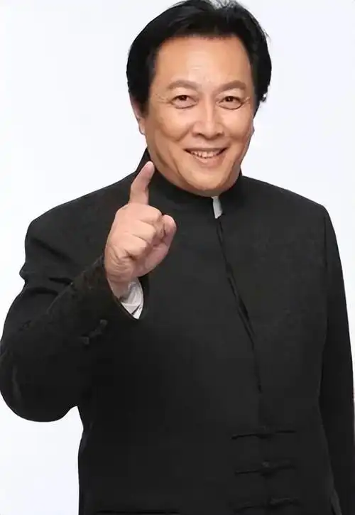 有点人称唐国强是德艺双馨的艺术家,但是随着年龄的增长,唐国强的过往