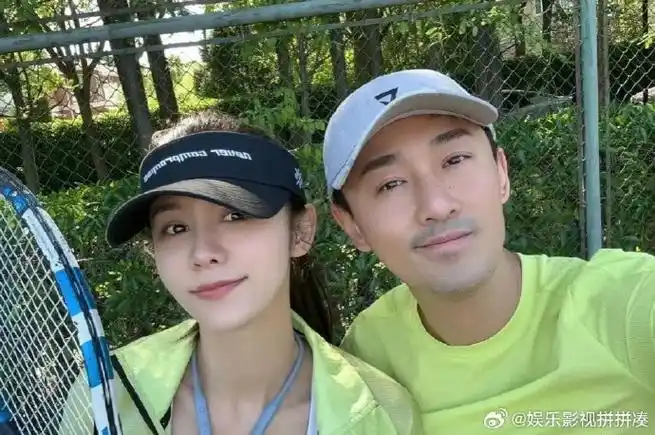 林峰老婆张馨月晒出一组美照,大秀性感好身材!据悉,张