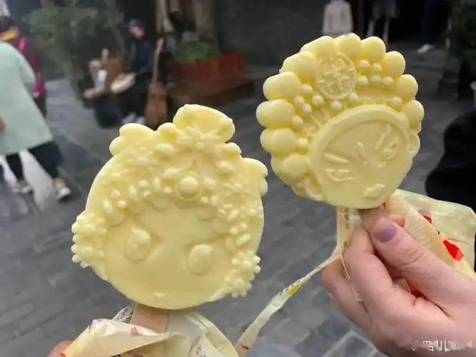 三星堆青铜面具雪糕火了郑州也有网友太好看了舍不得吃