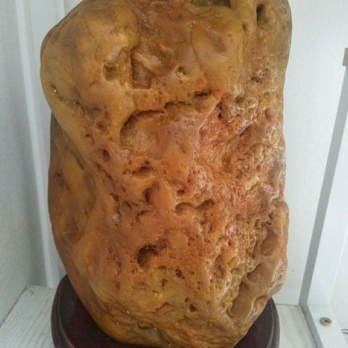 精品大号黄蜡石,表面玉化