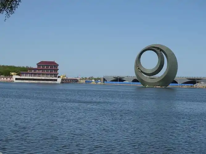 鲅鱼圈月亮湖,山海广场