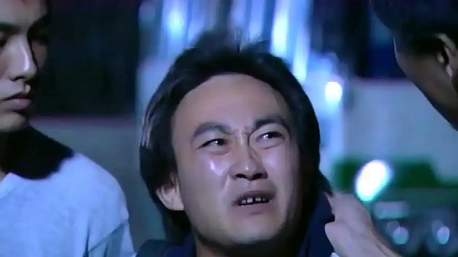 插翅难逃:杨吉光这机灵鬼,临行之时果然开溜,只剩下一堆大便